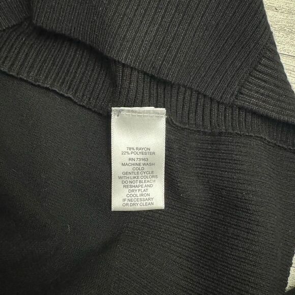 Cable & Gauge Sweater Size Small - Picture 4 of 4